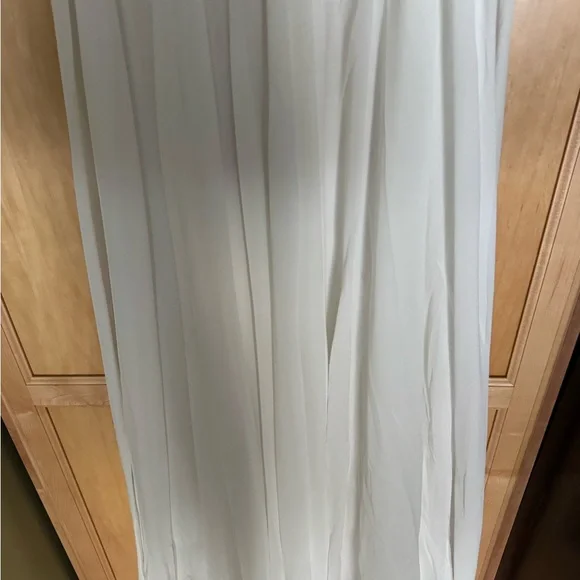 Elegant White Maxi Skirt - Picture 8 of 8